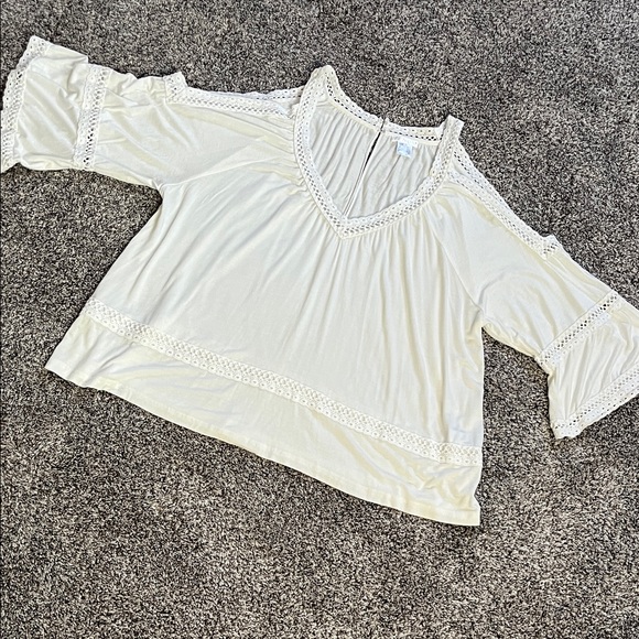 Venus Crochet Top Cold Shoulder Top Bell Sleeve Top - Picture 2 of 13